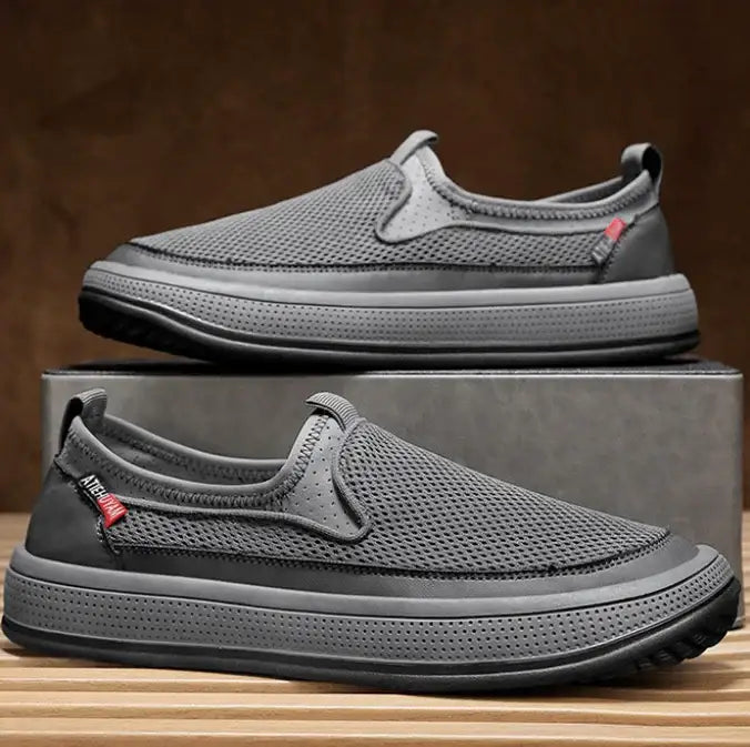 Tennis shoes