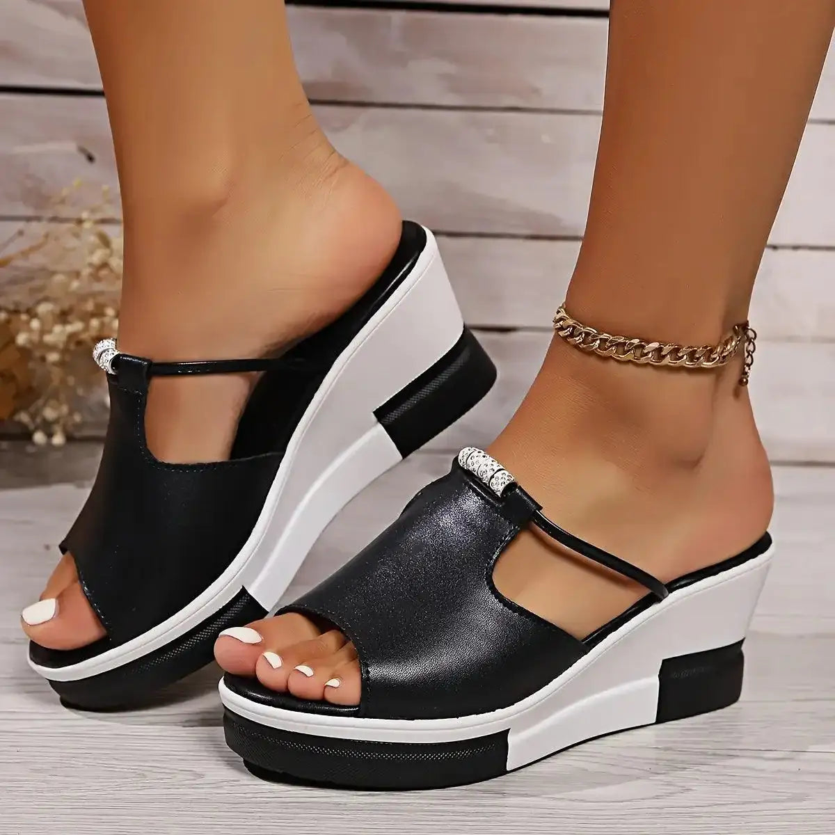 Comfortable women's sandals – style and freshness