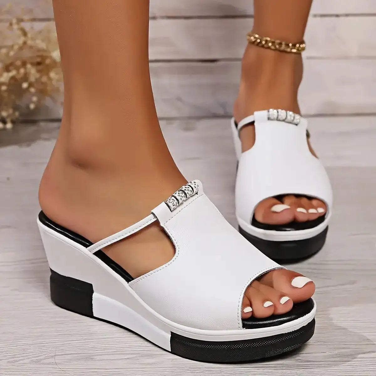 Comfortable women's sandals – style and freshness
