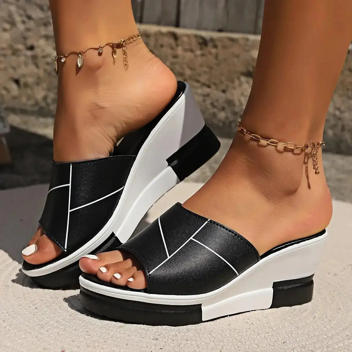 Lightweight sandals – fashion and everyday comfort