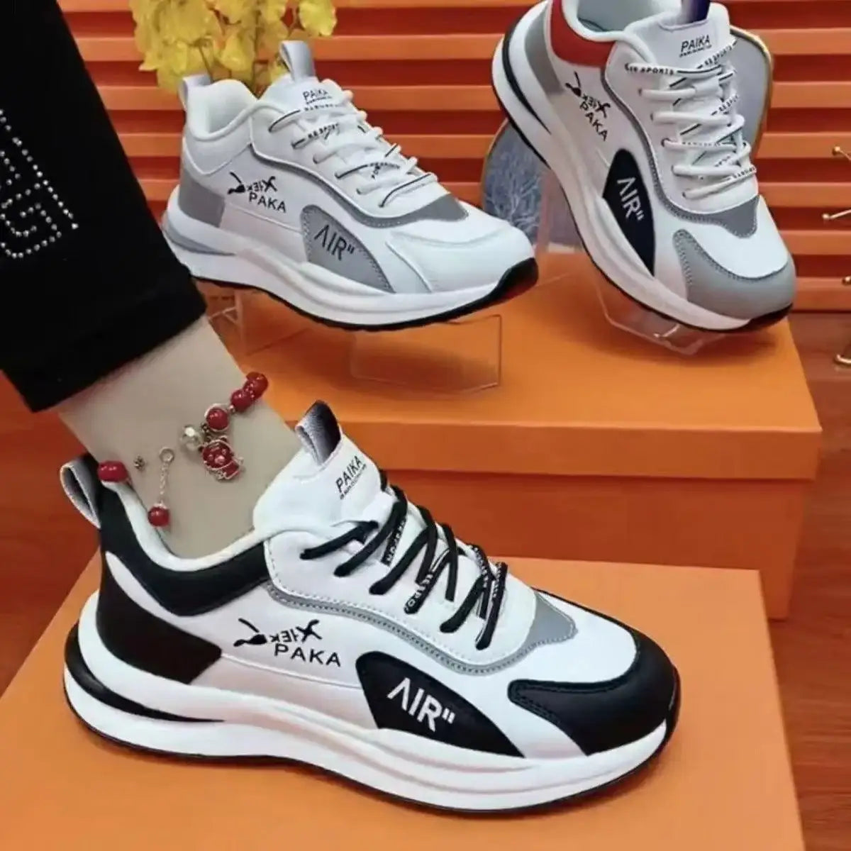 Nuevas zapatillas piel