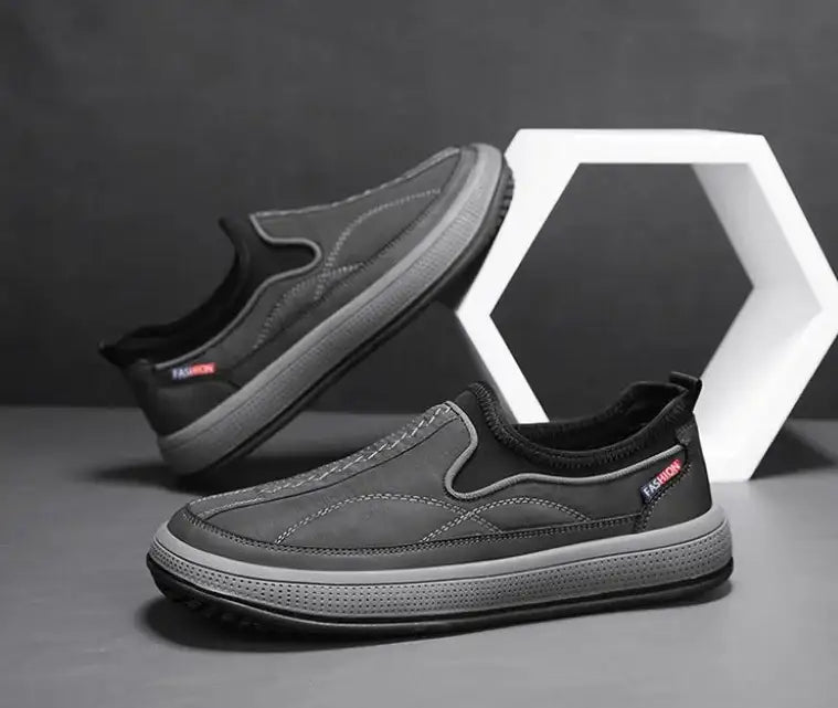 Tennis shoes