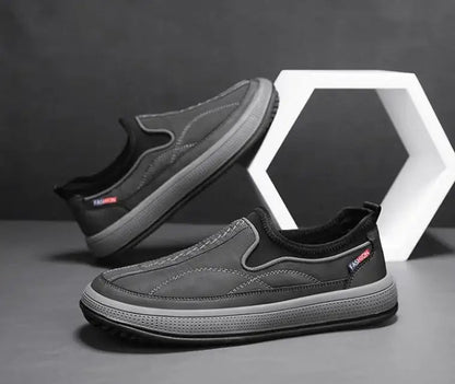 Tennis shoes