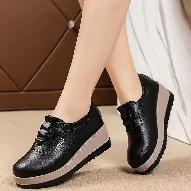 Cuñas casuales de cuero