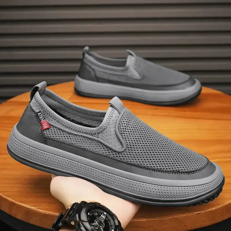 Tennis shoes