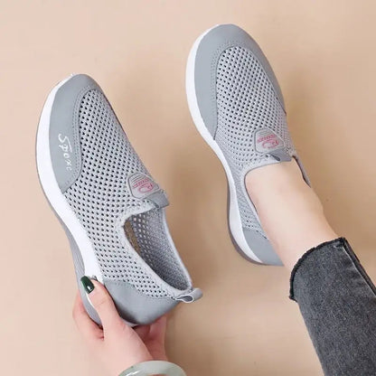 Lightweight sports tennis shoes