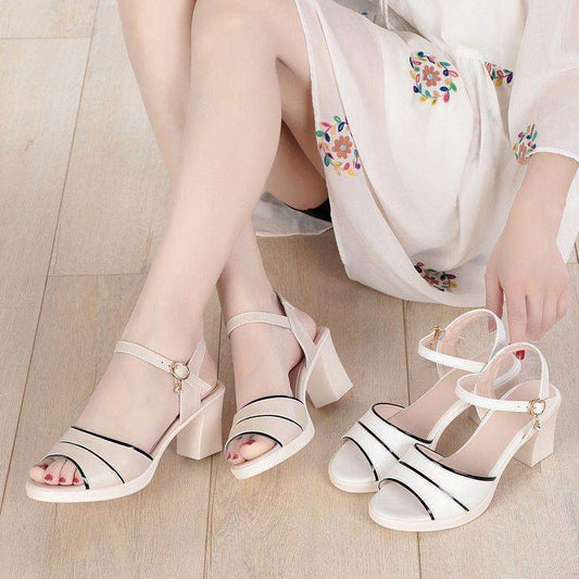 Sandalias retro de verano con boca de pez