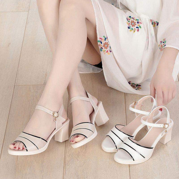 Sandalias retro de verano con boca de pez