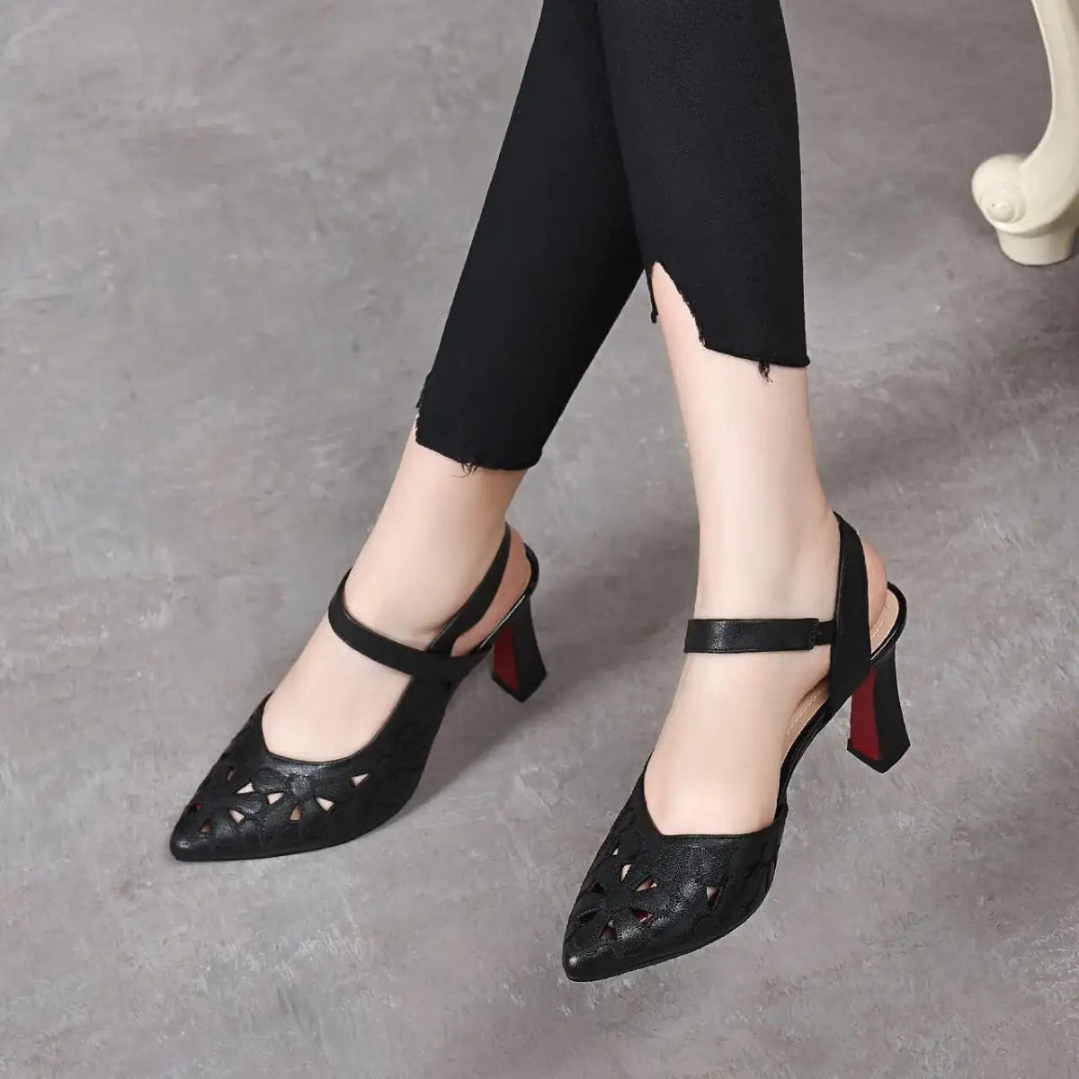 Tacones altos calados
