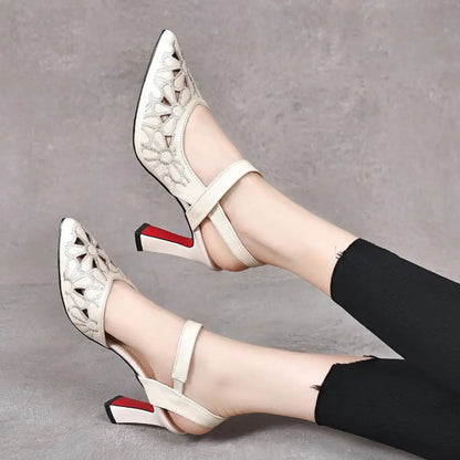 Tacones altos calados