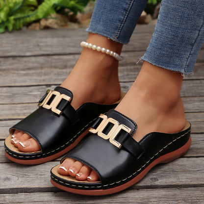 Pointed-toe leather slippers