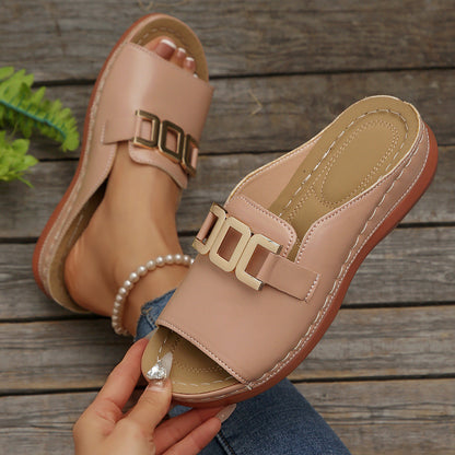 Pointed-toe leather slippers