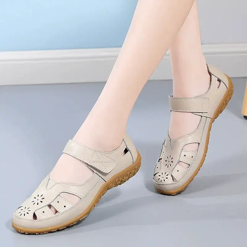 Sandalias con recortes