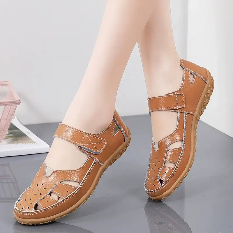 Sandalias con recortes
