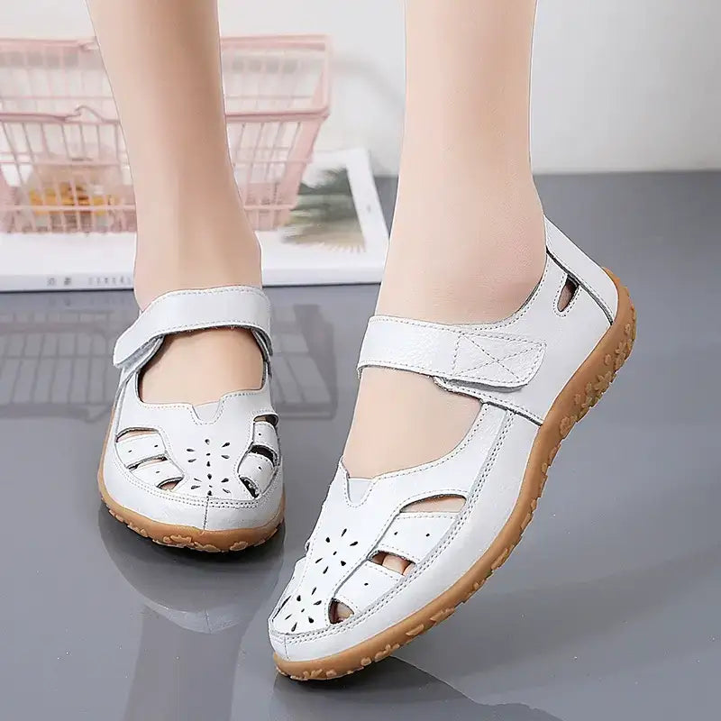 Sandalias con recortes
