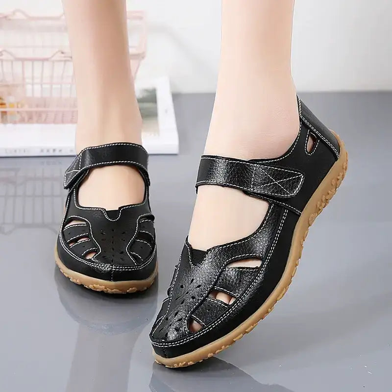 Sandalias con recortes