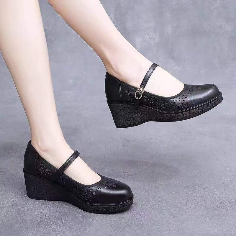 Platform sandals with cutouts