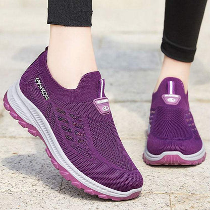 Breathable walking shoes
